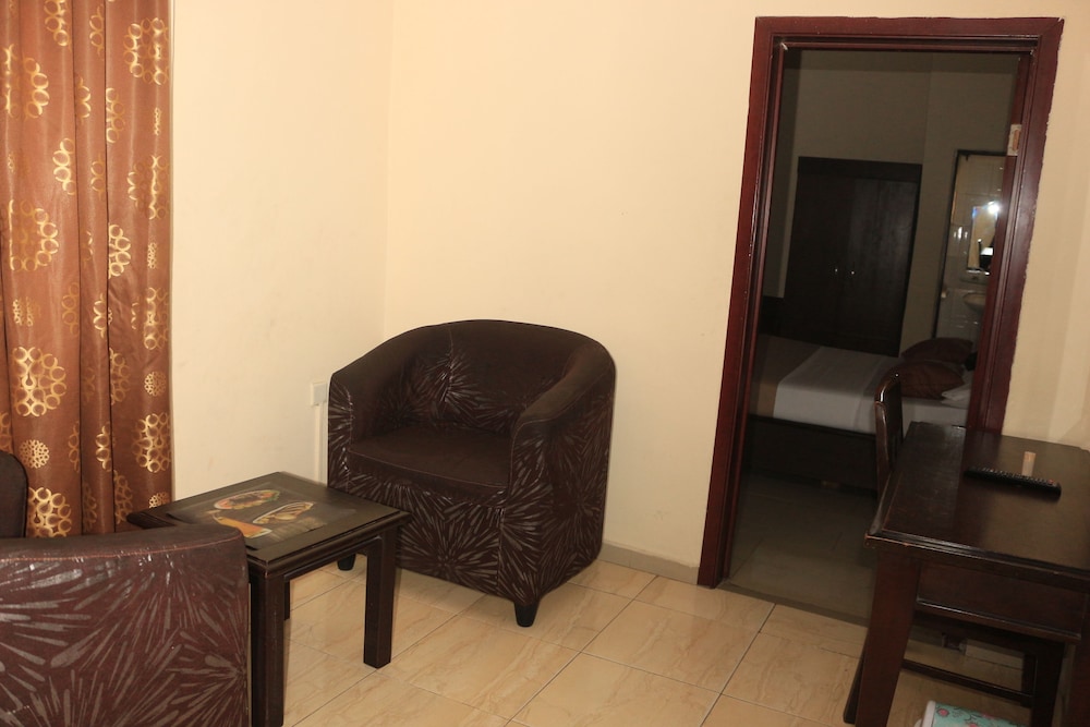 Basic Suite photo 2