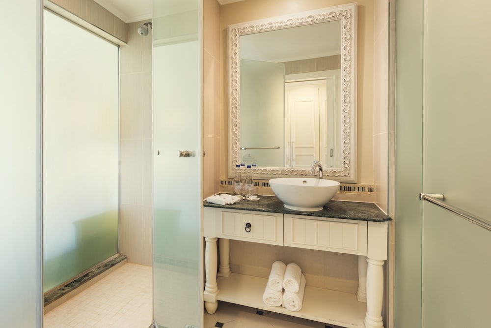 Luxury Twin Room, Sea Facing photo 3