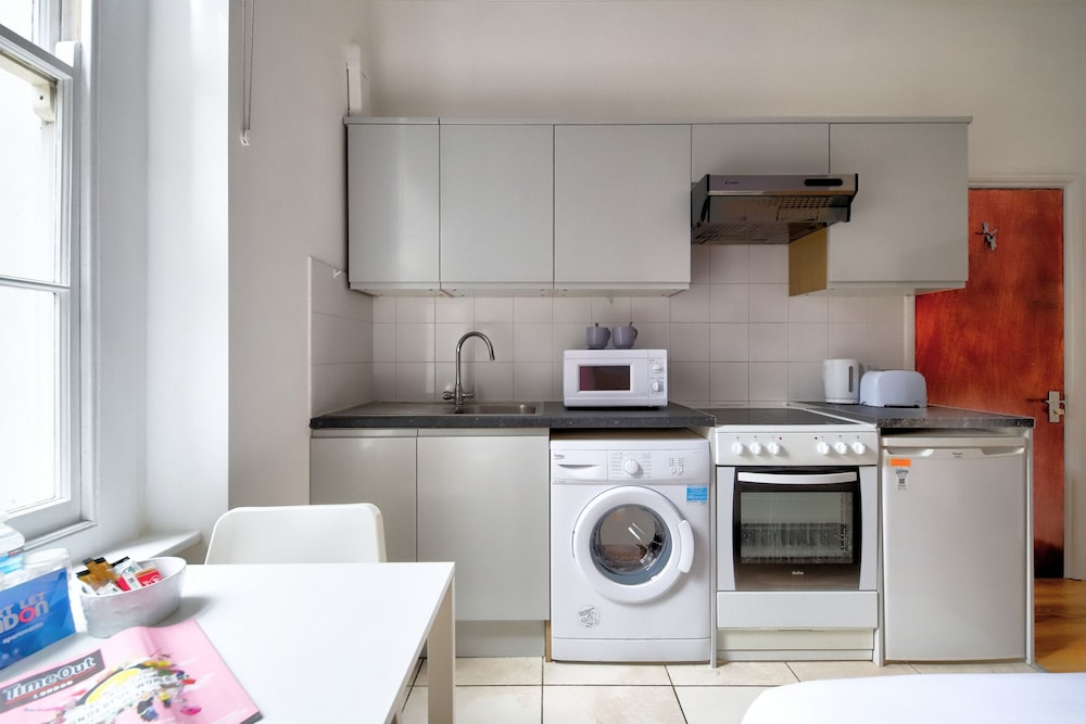 Studio, Kitchen