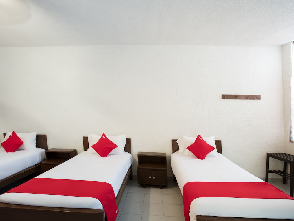 Standard Quadruple Room, Multiple Beds photo 2
