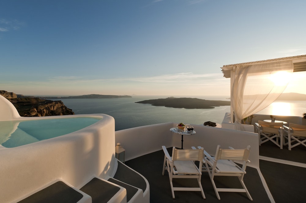 Apartment, 1 Bedroom (Cave, Outdoor Hot Tub) - Photo 12