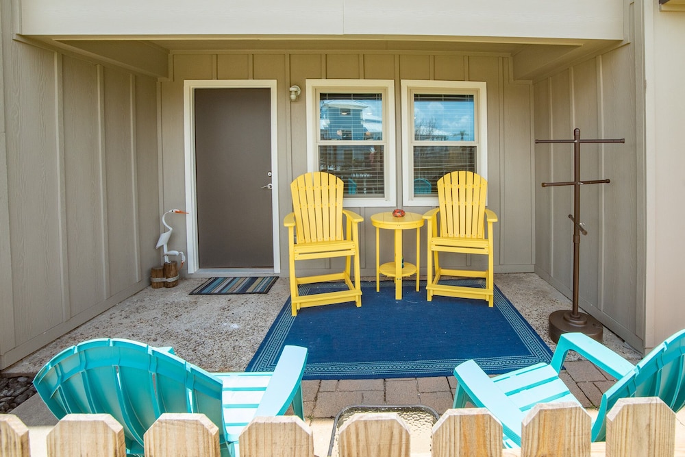 Condo, 1 King Bed with Sofa bed, Patio, Pool View (Sunrise Villas 101) photo 3
