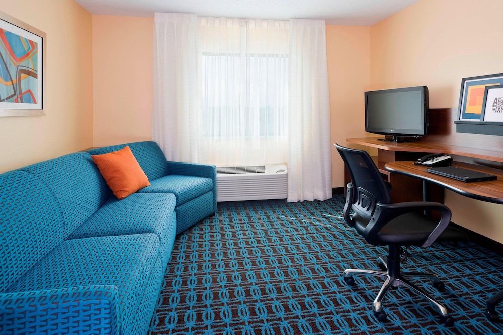 Executive Suite, 1 King Bed with Sofa bed - Photo 1
