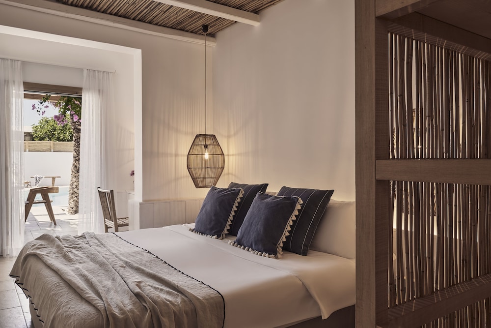 Deluxe Room - Photo 3
