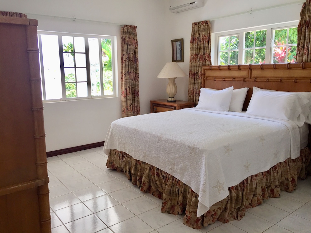 Chambre Double Confort, 1 très grand lit, vue jardin, en bord de piscine