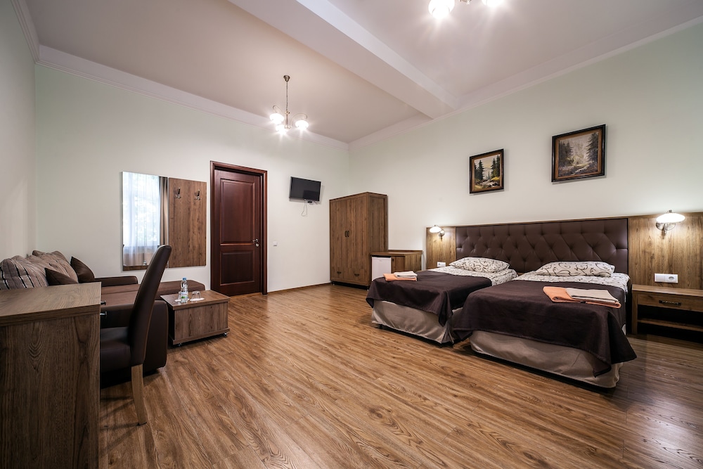 Superior Suite (Double or Twin beds) photo 3