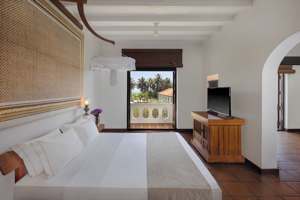 Suite with All Meals and Treatments