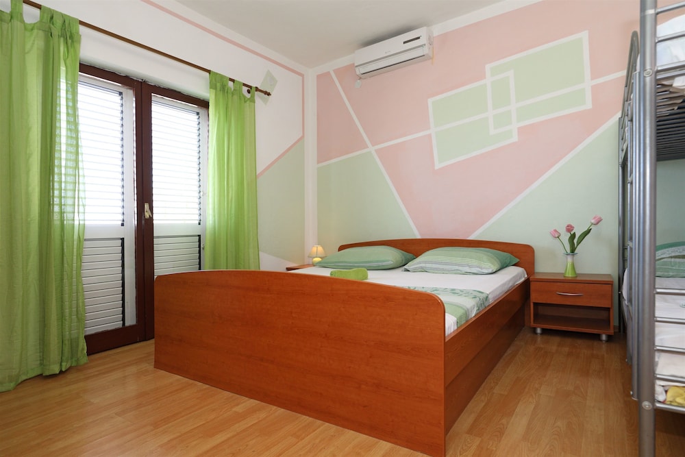 Apartment (A1)