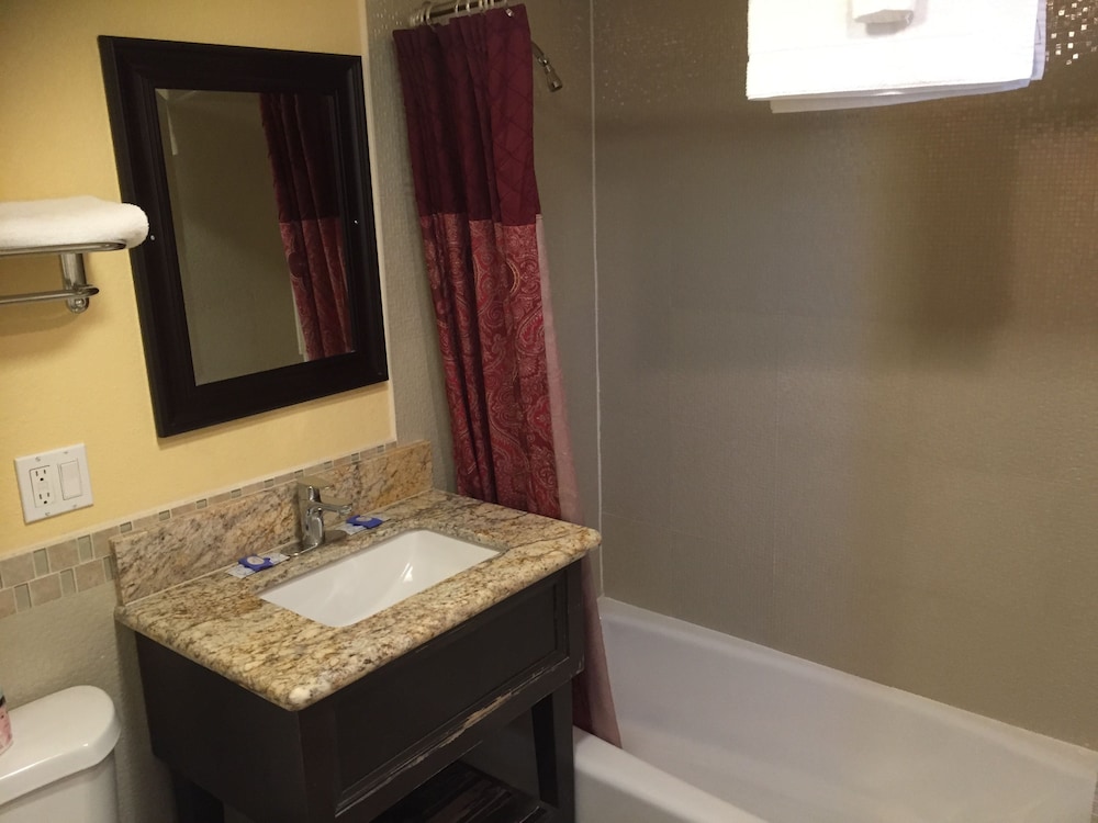 Executive Suite, Multiple Beds, Kitchenette photo 2