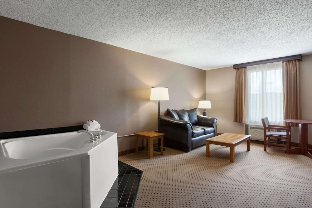 Suite, 1 King Bed