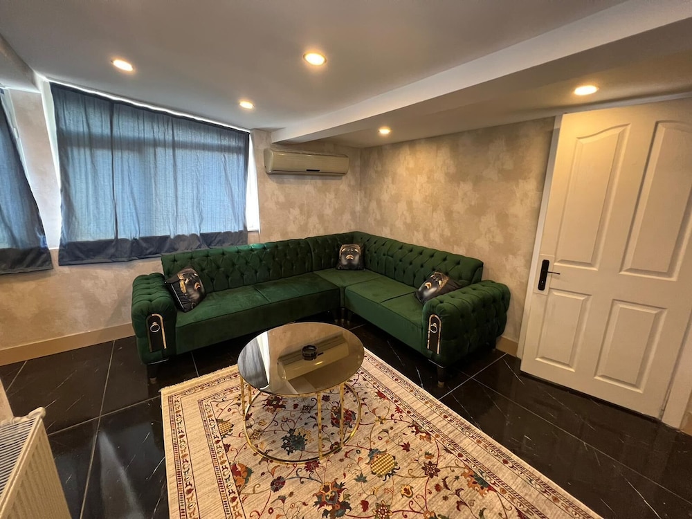 Luxury Apartment photo 2