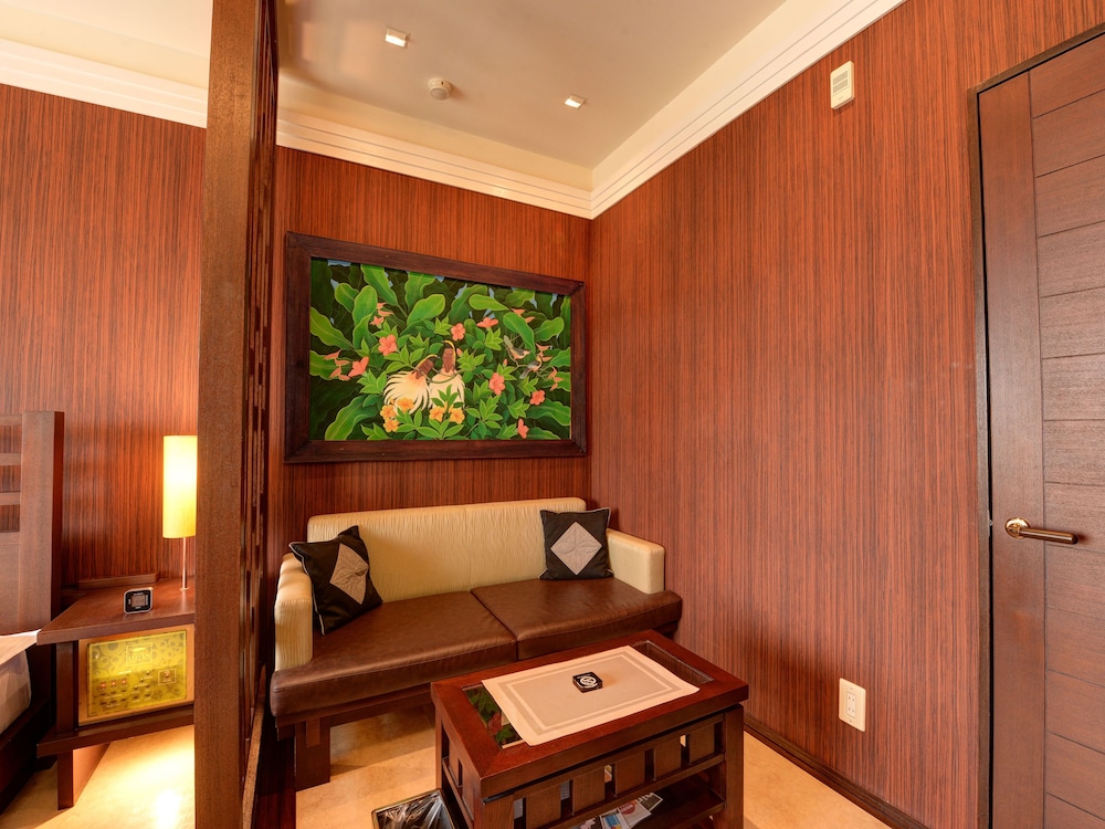 Standard Double Room, 1 Queen Bed, Smoking, Private Bathroom