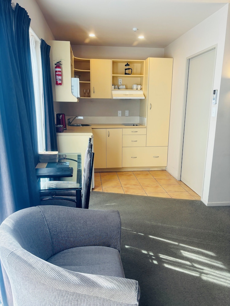 Comfort Studio, 1 King Bed with Sofa bed photo 3