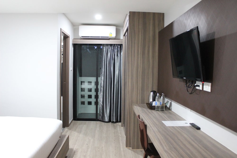 Deluxe Twin Room - Photo 11