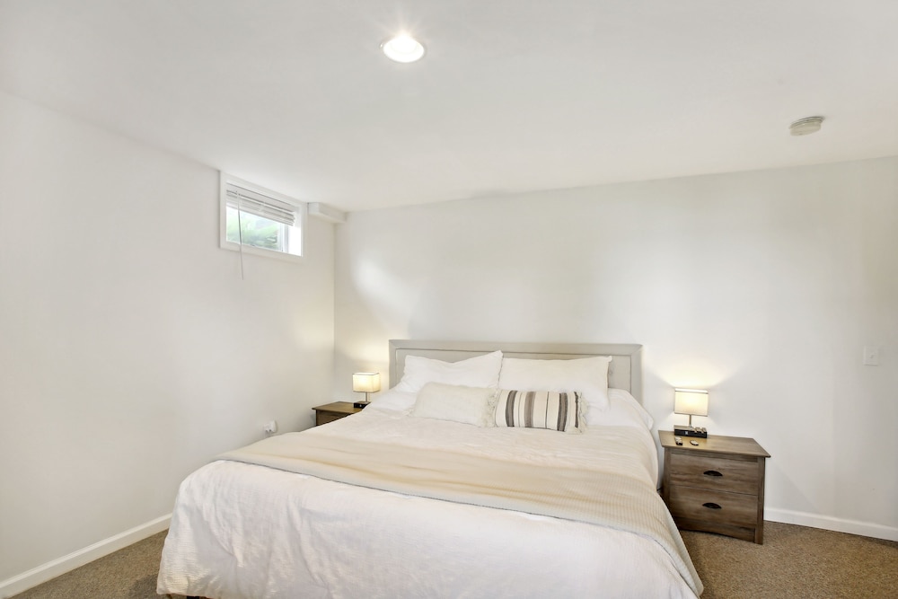 House (4 Bedrooms) photo 2