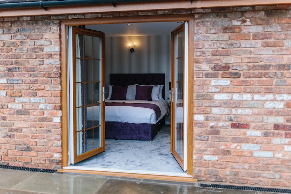 Room, 1 King Bed, Lake View