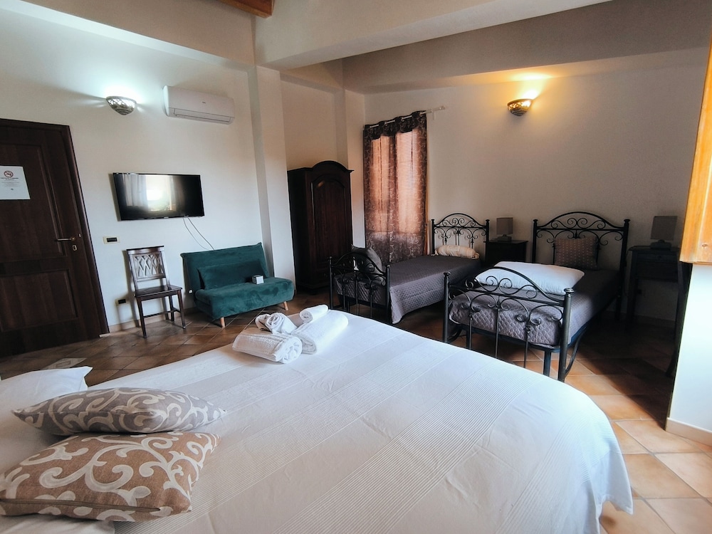 Family Quadruple Room, Garden View photo 3