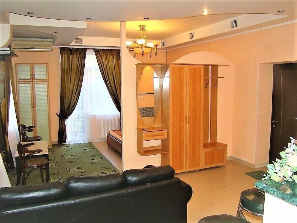 Family Room, 1 Bedroom photo 1
