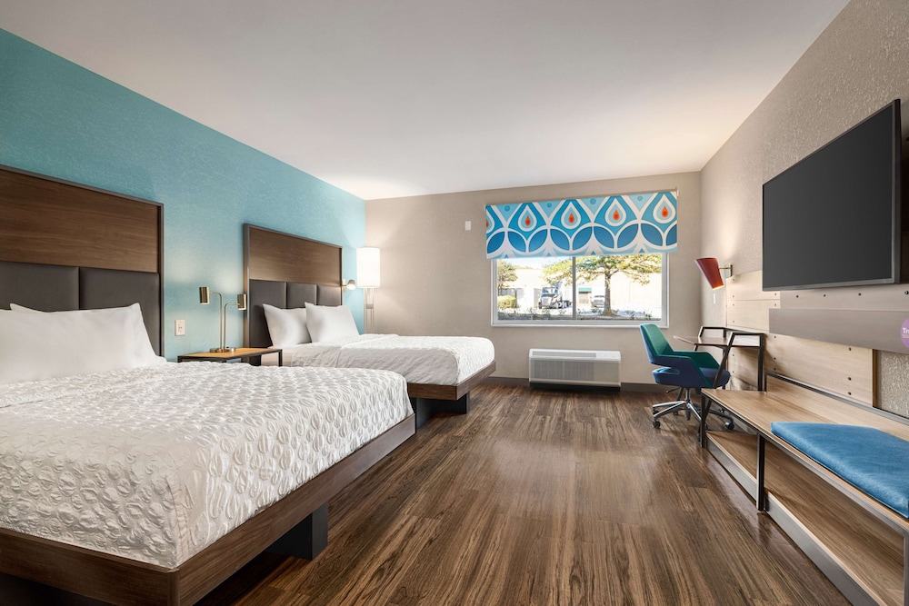 Room, 2 Queen Beds, Accessible (Hearing) photo 2