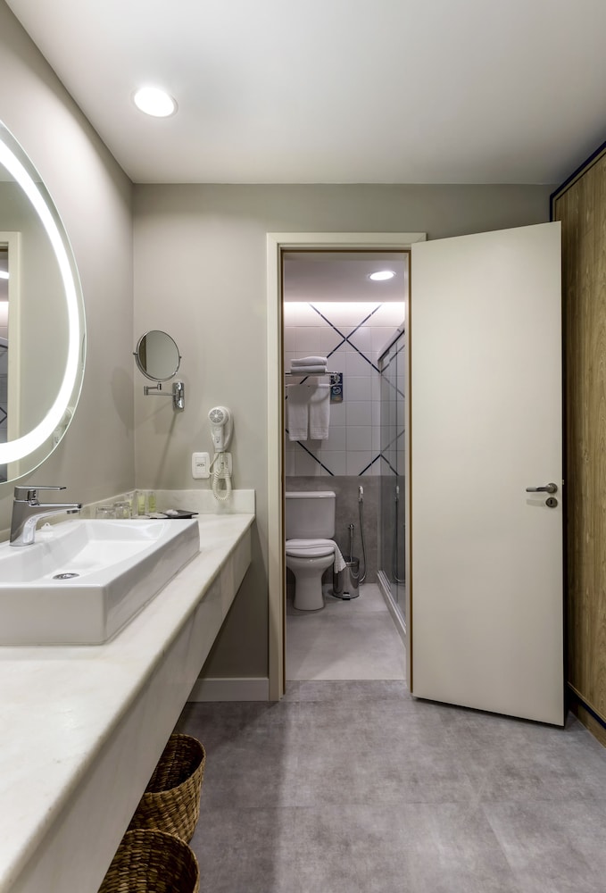 Luxury Room, 1 King Bed, City View - Photo 6