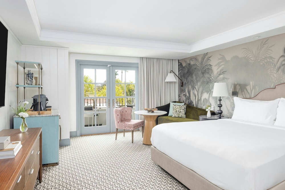 Room, 1 King Bed, Balcony, Resort View (Hearing Accessible)