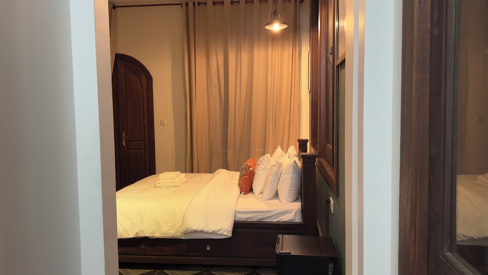 Deluxe Double Room, 1 Bedroom - Photo 13