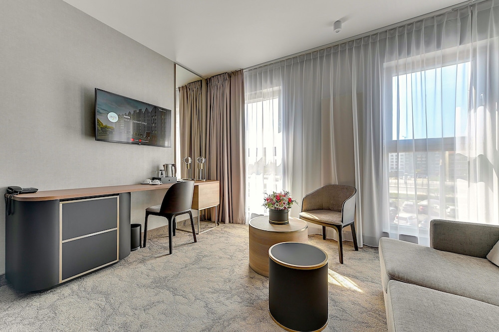 Business Room, Multiple Beds, Non Smoking - Photo 6