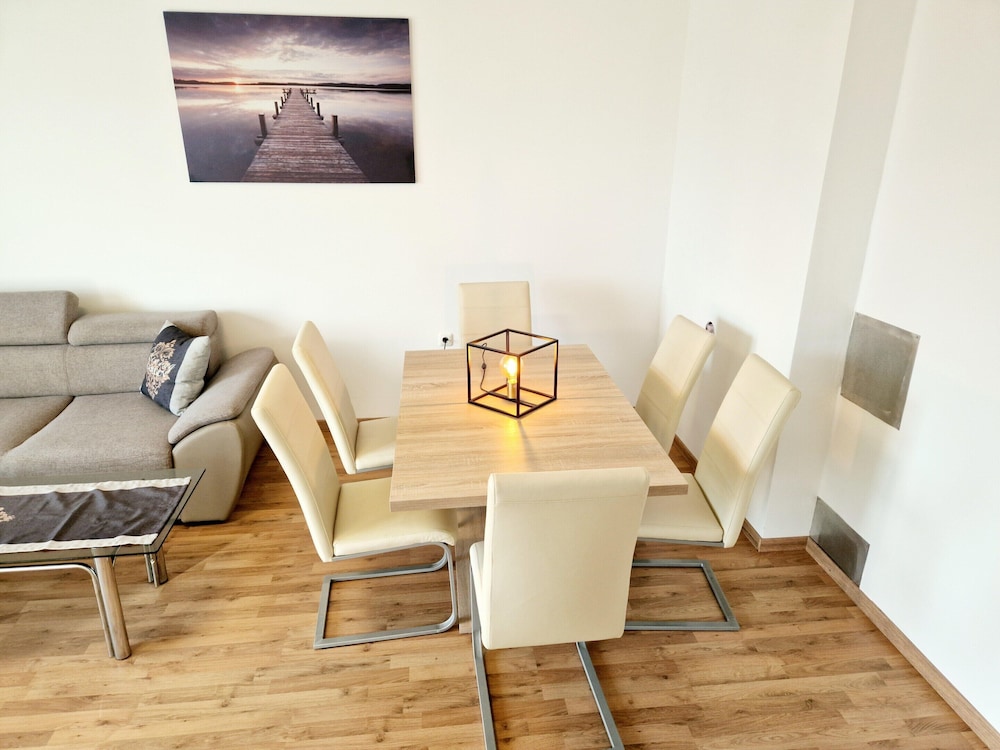Apartment photo 2