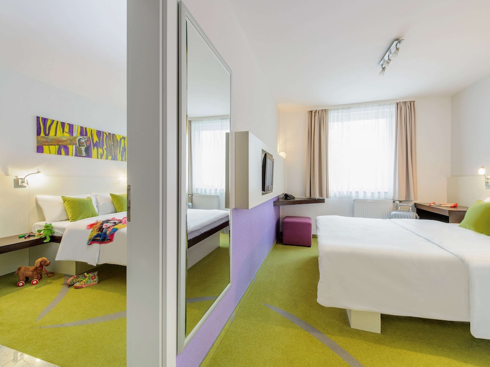 Family Suite, 2 Double Beds, Connecting Rooms photo 1
