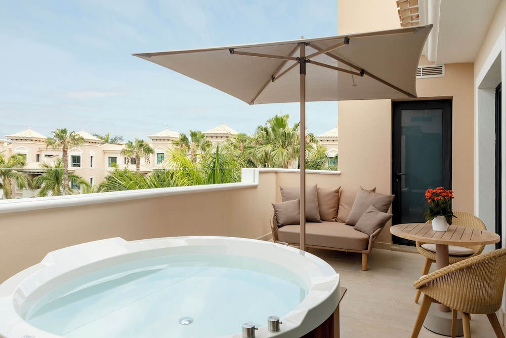 Red Level Master Suite Ocean View with Terrace Bathtub - Photo 4