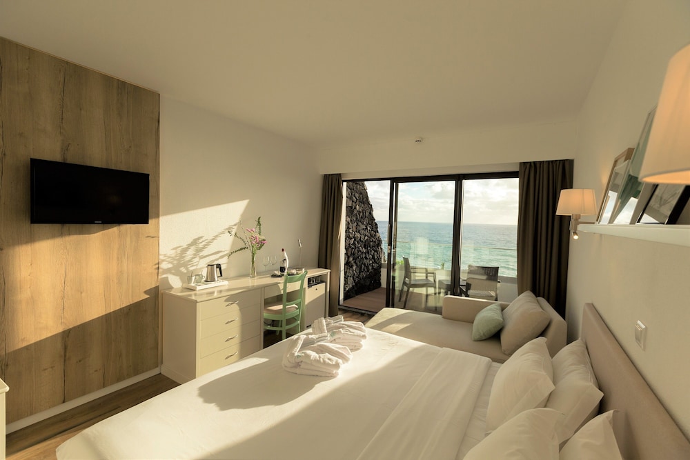 Basic Double or Twin Room - Photo 5