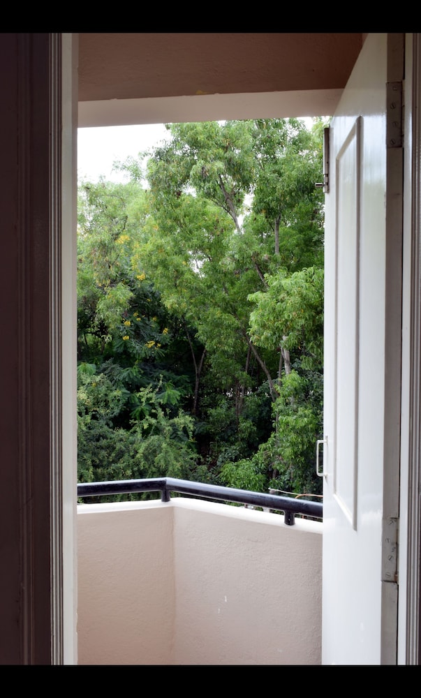 Executive Double Room, 1 Queen Bed, Accessible, Garden View photo 3