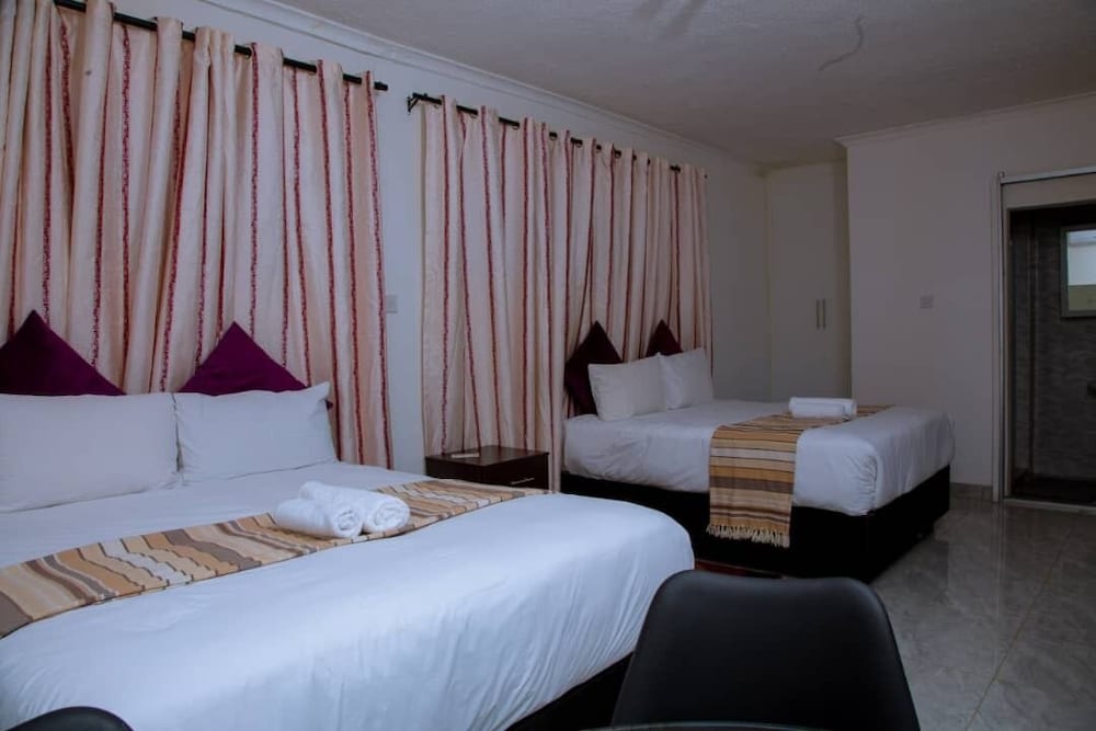 Basic Double or Twin Room photo 2