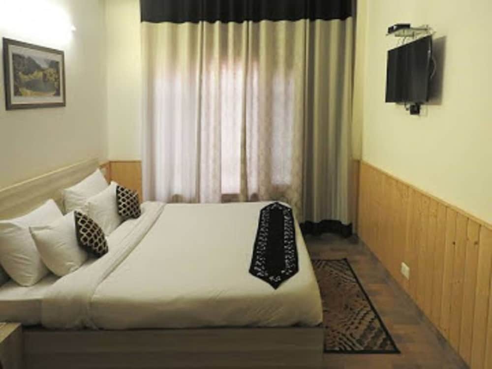 Deluxe Room - Photo 3