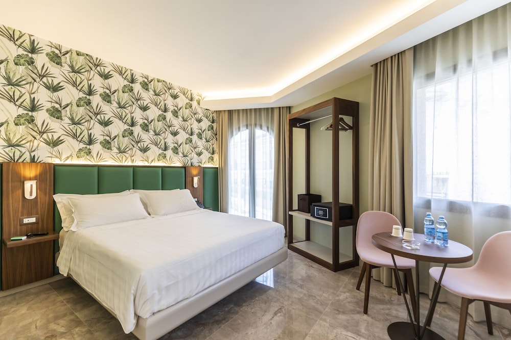 Deluxe Double Room, City View