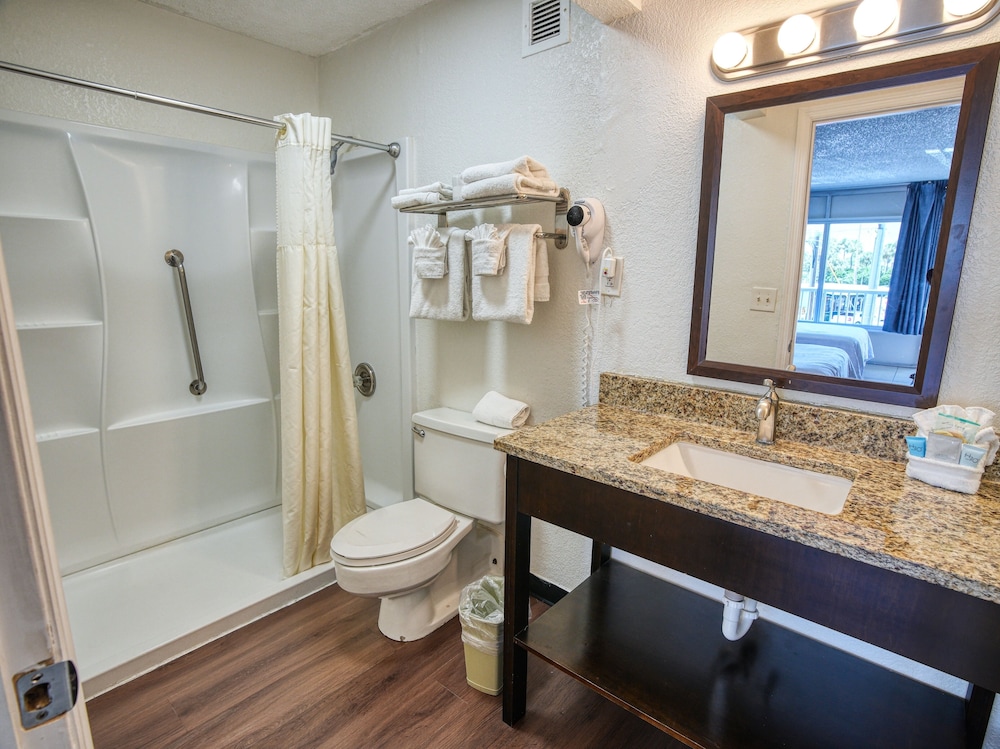 Standard Double Room, 2 Queen Beds - Photo 3