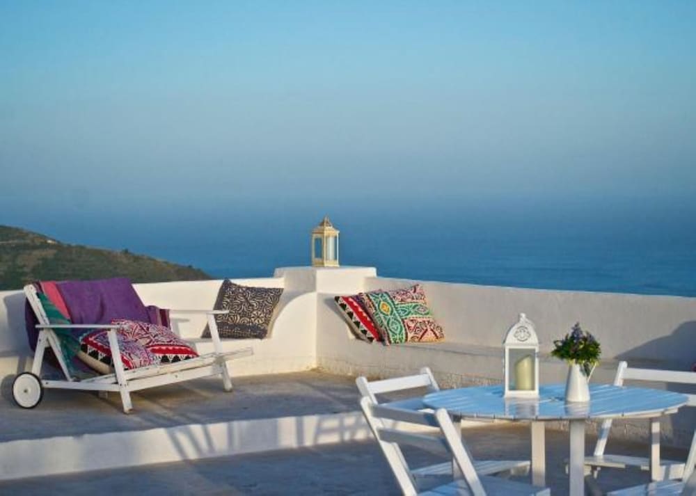 Panoramic Apartment, Ocean View (Le Cave) photo 1