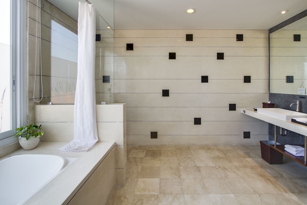 Junior Suite thumbnail 6