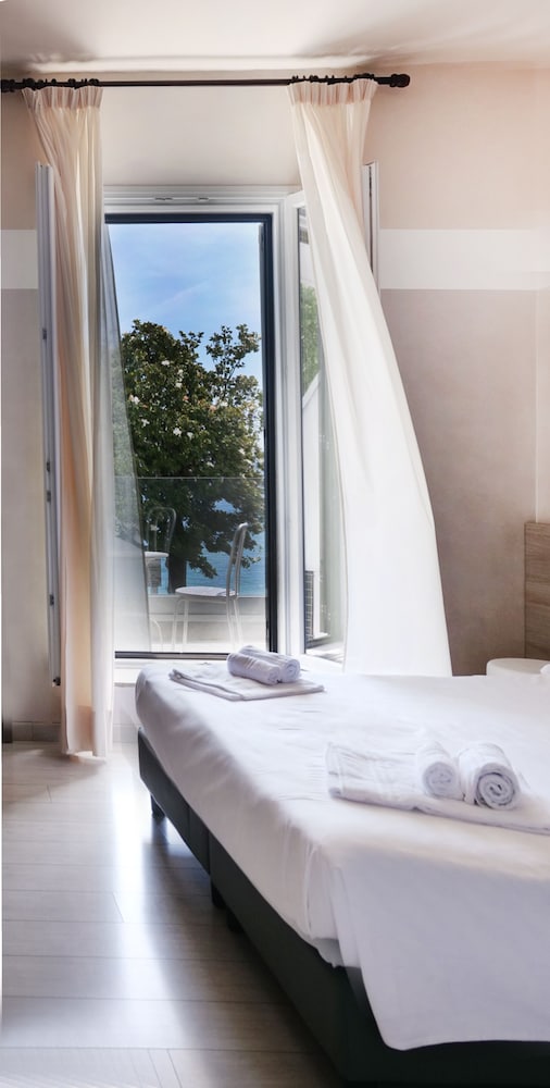 Comfort Double Room, Balcony, Lake View photo 3