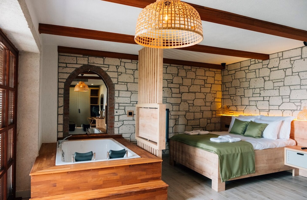 Deluxe Room, Balcony, Mountain View photo 1