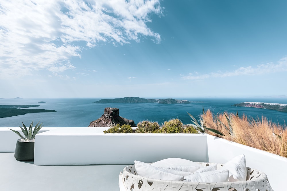 Superior Suite (with Plunge Pool) - Photo 8