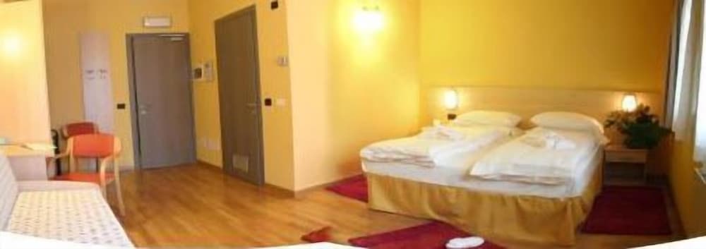 Triple Room photo 2