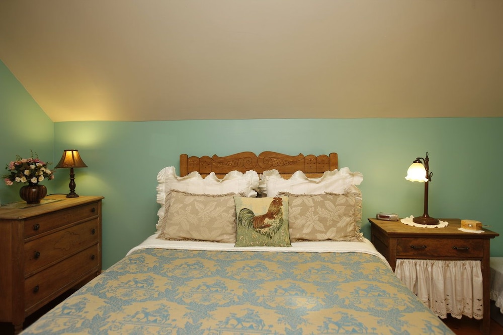 Room, 1 Queen Bed, Jetted Tub photo 2