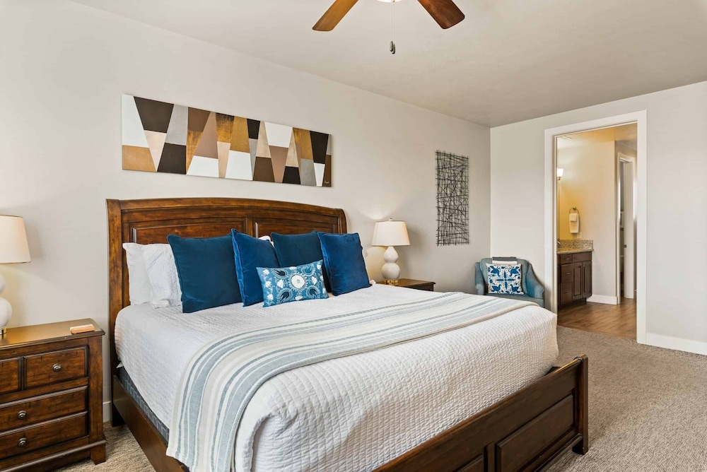 House, Multiple Bedrooms photo 2