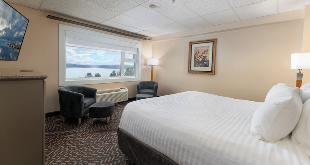 Premium Room, 1 King Bed, Ocean View - Photo 1