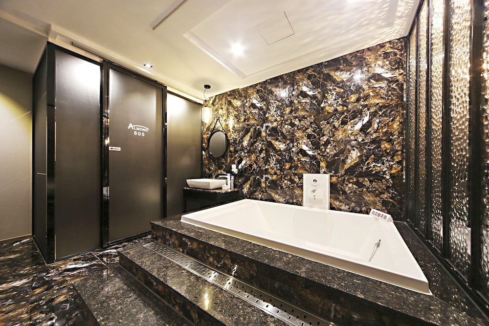 Premium Room (No Breakfast on Mondays) photo 2