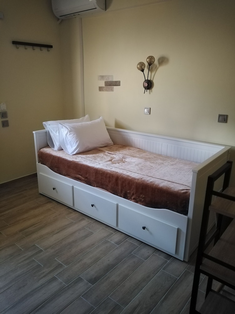 Double Room (No 4)