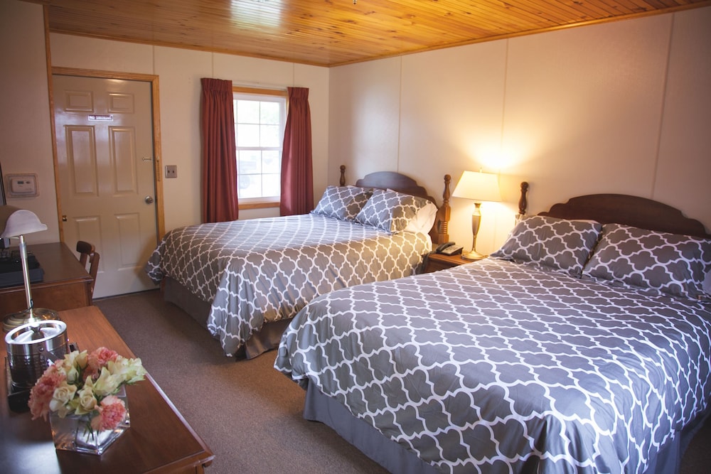 Standard Room, 2 Queen Beds photo 1