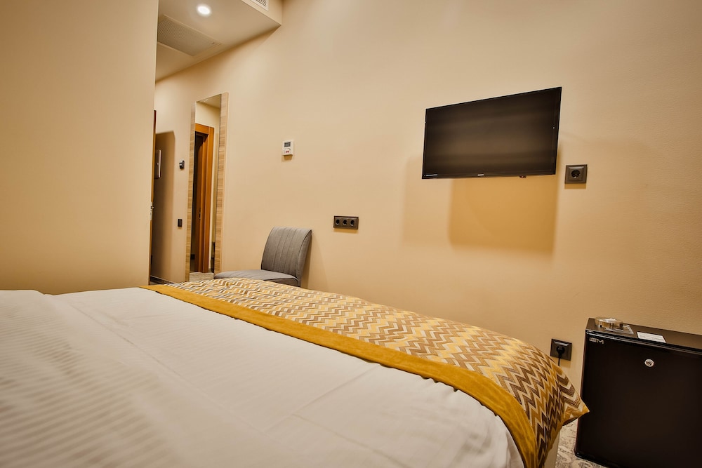 Economy Double Room photo 3