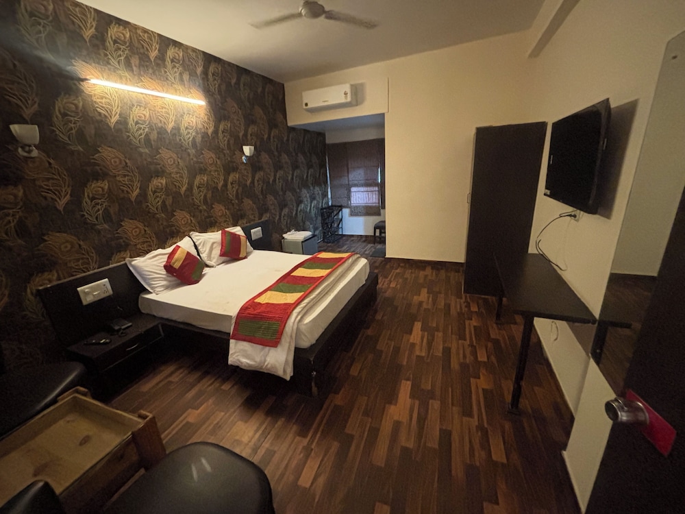 Deluxe Double Room, Garden View